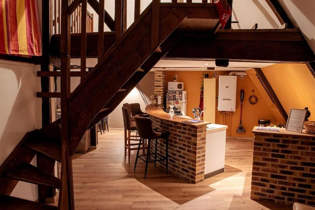Duplex Atypique Dans La Cite Medievale Laon Ngoại thất bức ảnh